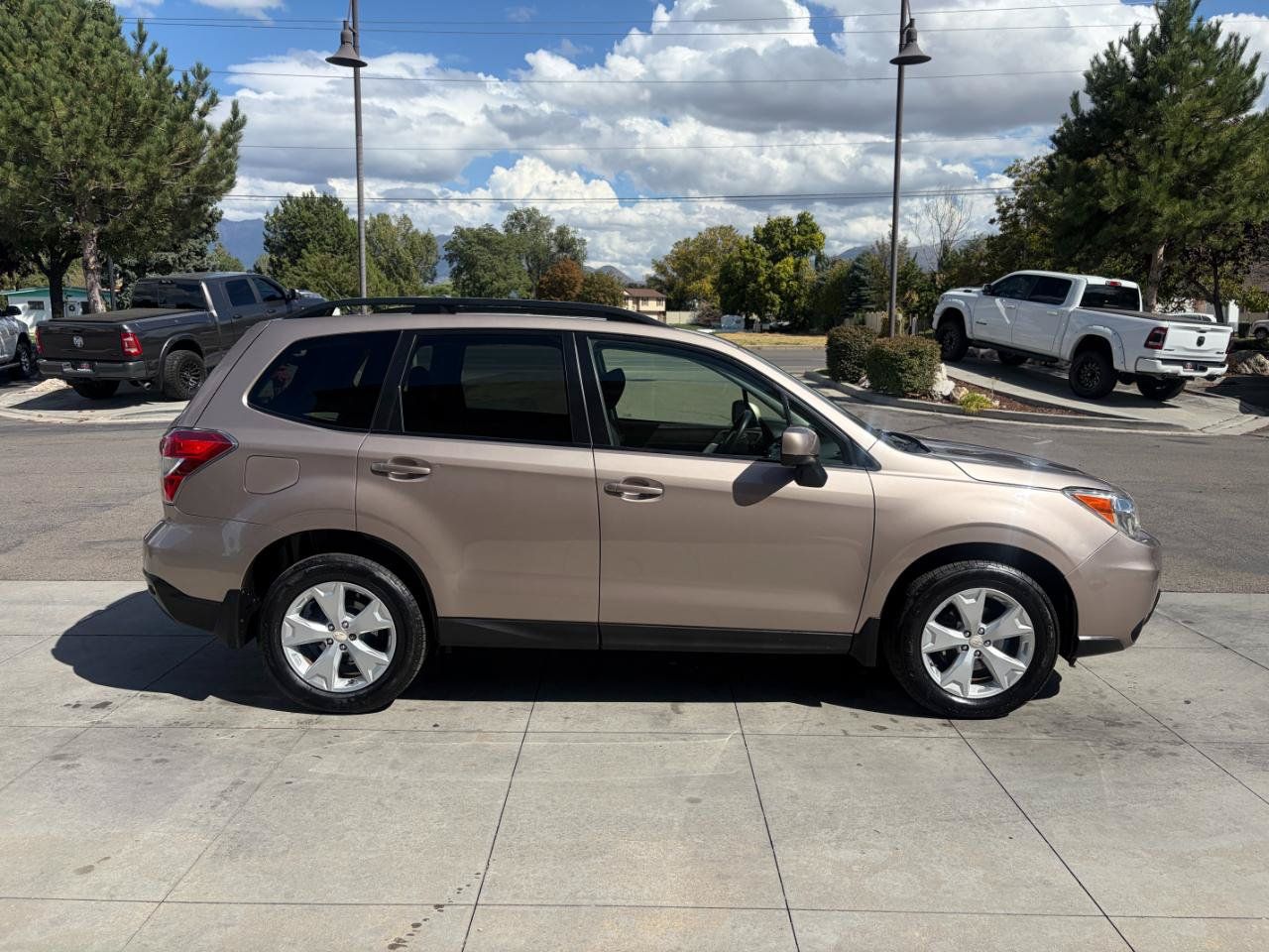 Used 2015 Subaru Forester 2.5i Premium w/ All-Weather Package AWD/4WD image 3
