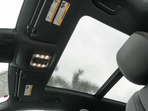 Used 2023 Mercedes-Benz GLS 450 4MATIC image 22