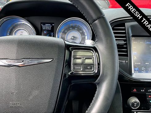 Used 2013 Chrysler 300 S RWD image 13