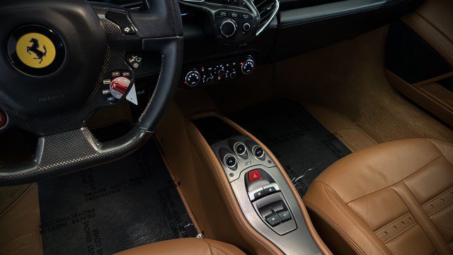 Used 2013 Ferrari 458 Spider RWD image 6