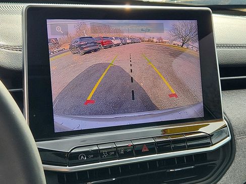 Certified 2023 Jeep Compass Latitude w/ Sun and Sound Group image 18