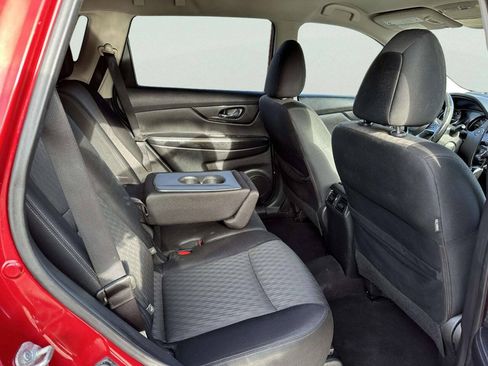 Used 2017 Nissan Rogue SV FWD image 18