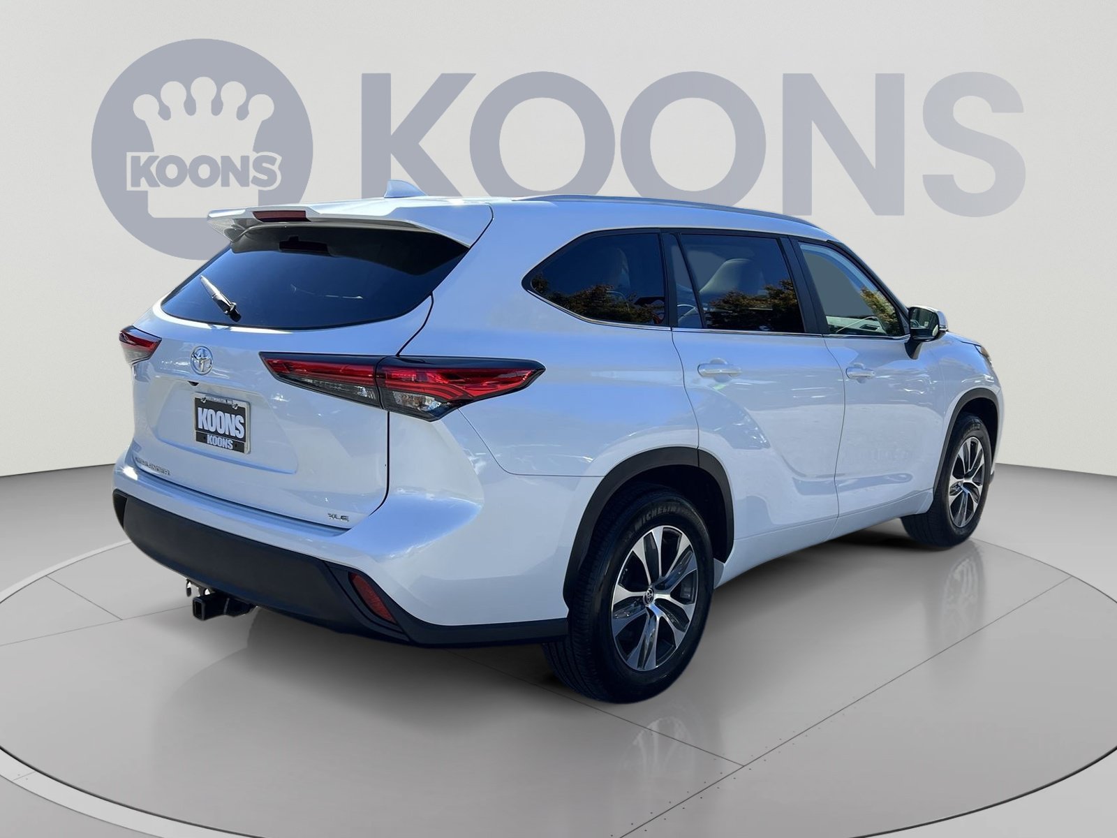 Used 2023 Toyota Highlander XLE FWD image 7