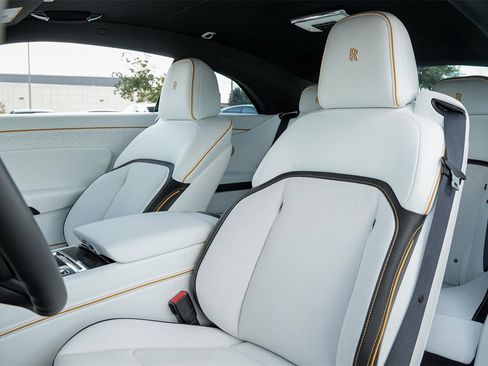 New 2025 Rolls-Royce Spectre Black Badge image 24