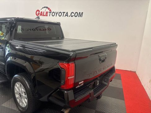Used 2024 Toyota Tacoma SR5 AWD/4WD image 9