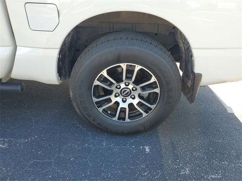 Certified 2024 Nissan Titan SV w/ SV Convenience Package image 5