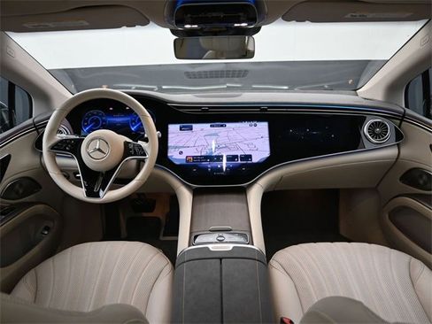 Used 2022 Mercedes-Benz EQS 580 4MATIC Sedan image 9