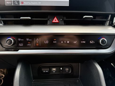 Used 2025 Kia Sportage EX FWD image 16