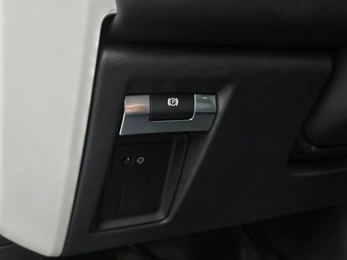 Used 2025 Land Rover Defender 110 S AWD/4WD image 18
