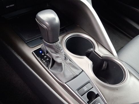 Certified 2021 Toyota Camry SE w/ Blackout Package (TMS) image 15