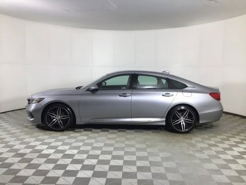 Used 2021 Honda Accord Touring image 4