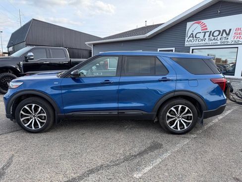 Used 2022 Ford Explorer ST-Line w/ Class IV Trailer Tow Package image 2