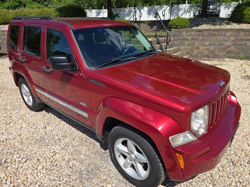 Used 2012 Jeep Liberty Sport AWD/4WD image 8