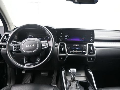 Used 2023 Kia Sorento S w/ Panoramic Sunroof Package FWD image 14