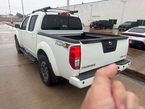 Used 2015 Nissan Frontier PRO-4X w/ Pro-4x Luxury Package AWD/4WD image 3