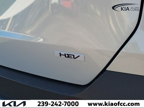 Certified 2025 Kia Carnival SX Prestige FWD image 10