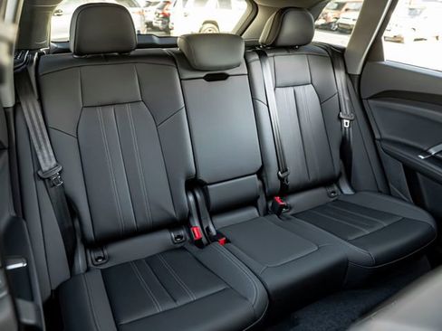 New 2026 Audi Q5 Premium image 24