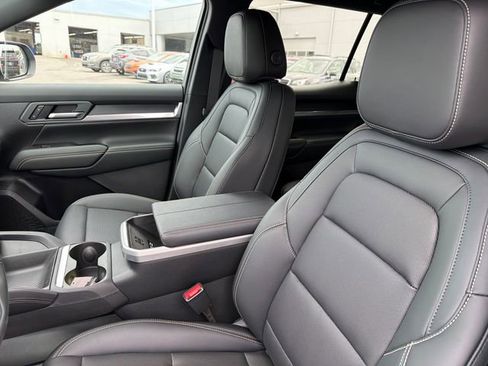 New 2026 GMC Terrain Elevation w/ Elevation Premium Package FWD image 18