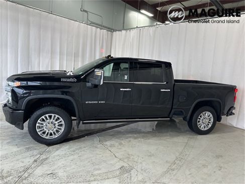 Used 2022 Chevrolet Silverado 2500 High Country image 22