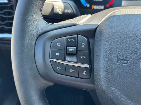 Used 2025 Ford Ranger Lariat w/ FX4 Off-Road Package image 27