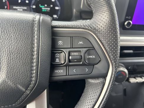 Used 2025 Toyota 4Runner TRD Off-Road image 26