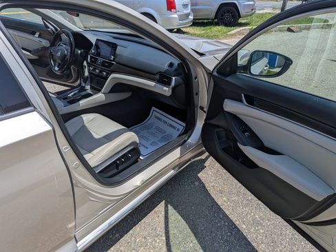 Used 2020 Honda Accord EX-L image 37
