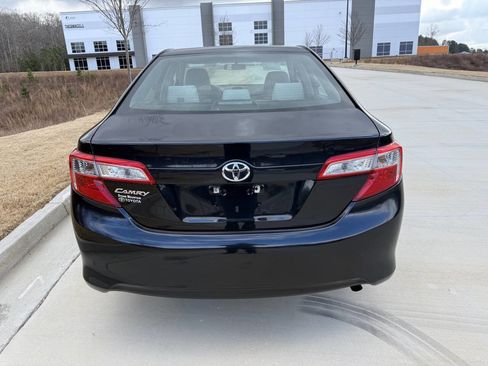 Used 2012 Toyota Camry SE image 5