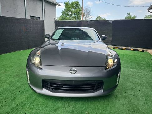 Used 2017 Nissan 370Z Coupe RWD image 10