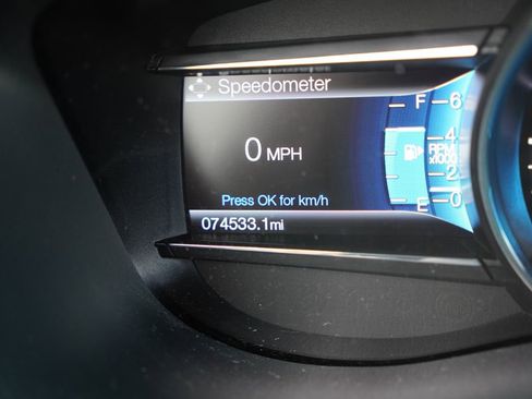 Used 2017 Ford Explorer XLT w/ Equipment Group 202A AWD/4WD image 7