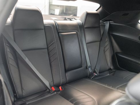 Used 2016 Dodge Challenger SRT Hellcat RWD image 32