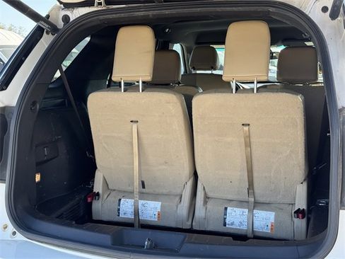 Used 2017 Ford Explorer XLT w/ Equipment Group 202A image 33