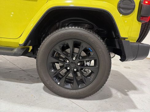 Used 2023 Jeep Wrangler Unlimited Sahara image 36