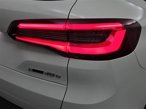 Used 2023 BMW X5 xDrive45e image 34