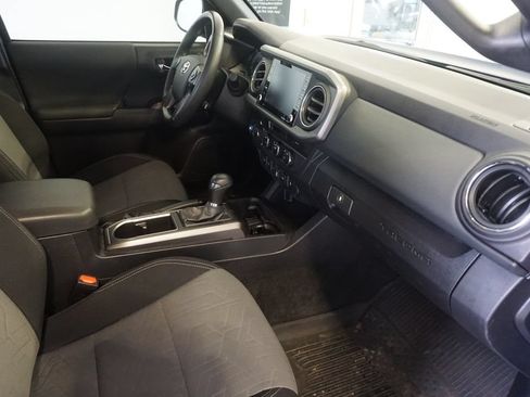 Used 2023 Toyota Tacoma TRD Off-Road w/ Advanced Technology Package AWD/4WD image 22