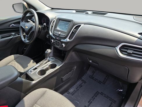 Used 2018 Chevrolet Equinox LT w/ LPO, Hit The Road Package AWD/4WD image 29