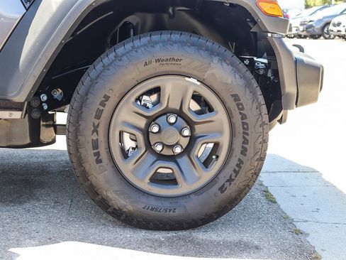 Used 2026 Jeep Wrangler Sport AWD/4WD image 11
