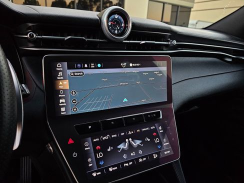 Used 2024 Maserati Grecale GT image 30