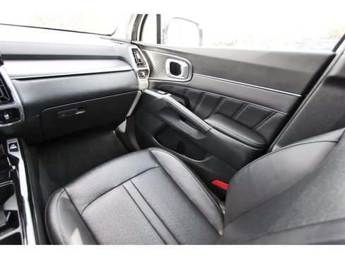 Certified 2023 Kia Sorento SX FWD image 11