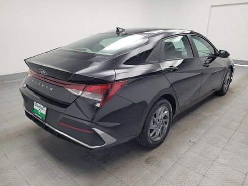 Used 2024 Hyundai Elantra SEL FWD image 9