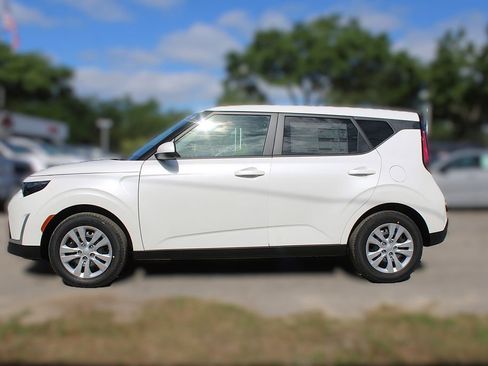 New 2025 Kia Soul LX image 13