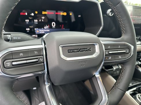 New 2026 GMC Canyon Denali AWD/4WD image 14