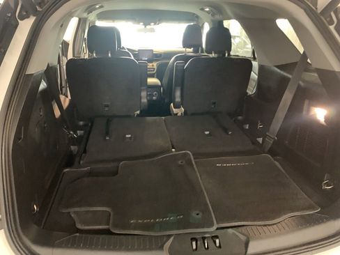Used 2021 Ford Explorer XLT w/ Equipment Group 202A image 22