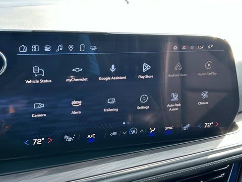 Used 2025 Chevrolet Suburban Z71 image 29