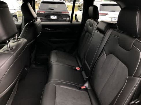 New 2025 Jeep Grand Cherokee 4WD image 26