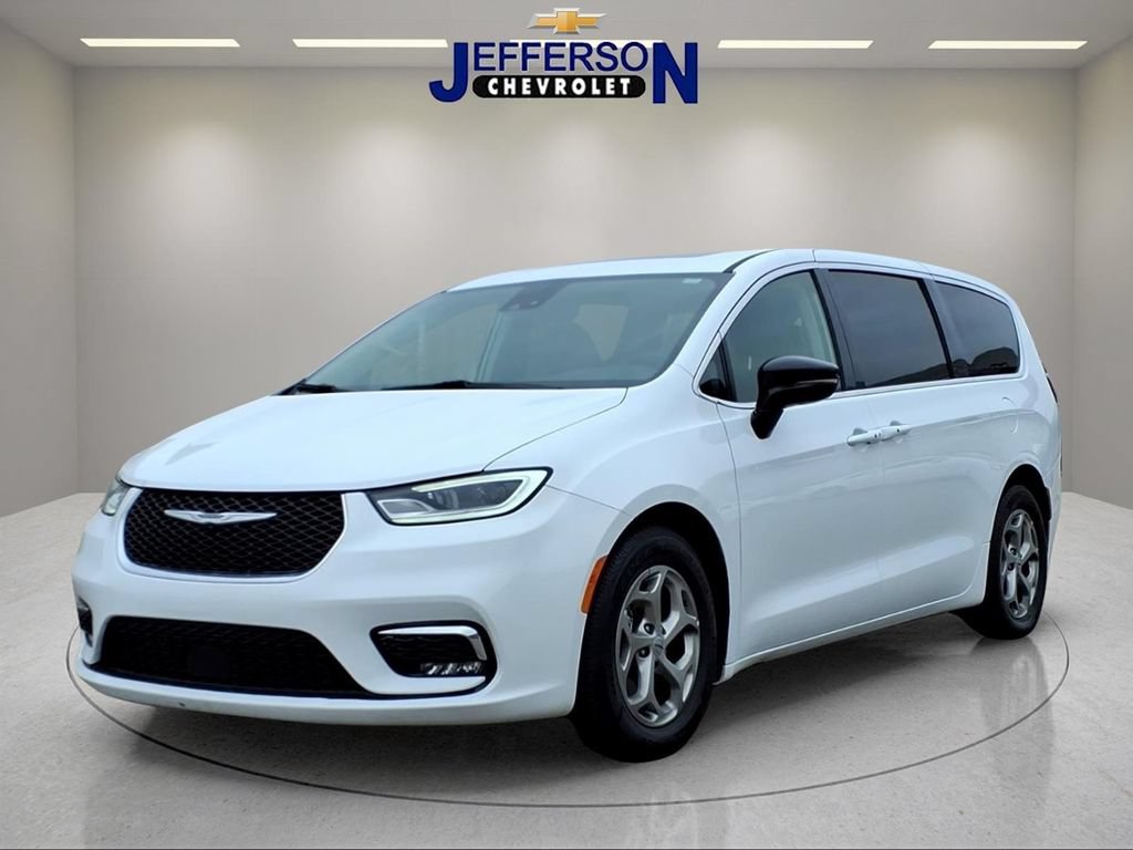 Used 2024 Chrysler Pacifica Limited FWD image 1
