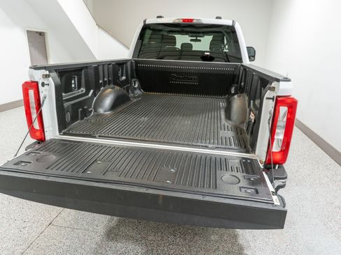 Used 2025 Ford F250 XLT w/ FX4 Off-Road Package image 11