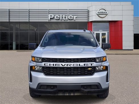 Used 2022 Chevrolet Silverado 1500 Custom image 2