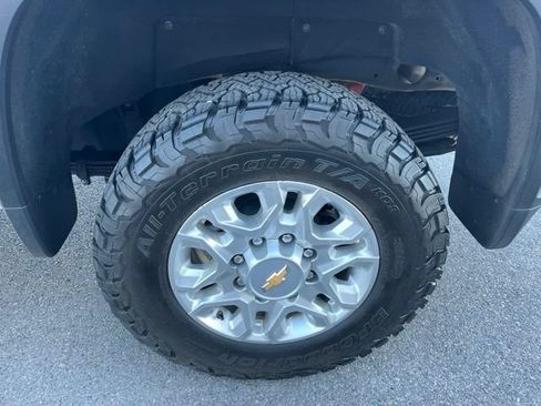 Used 2024 Chevrolet Silverado 2500 LT AWD/4WD image 21