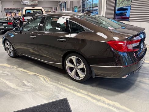 Used 2018 Honda Accord Touring image 39