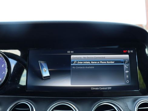 Used 2017 Mercedes-Benz E 300 4MATIC image 32
